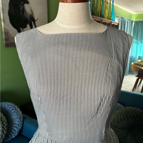 Tailor & Twirl pinup dress - Picture 8 of 13